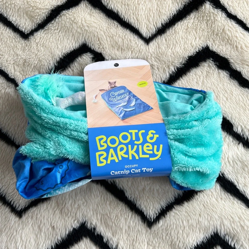 Captain Whiskers Fish Crisps Crinkle Bag Cat Plush Toy - Boots & Barkley™ NWT